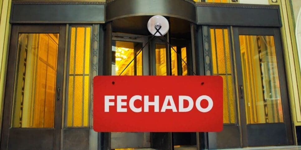 Fim de serviço geral e contas encerradas: Banco gigante não resiste e extingue operações no Brasil após anos