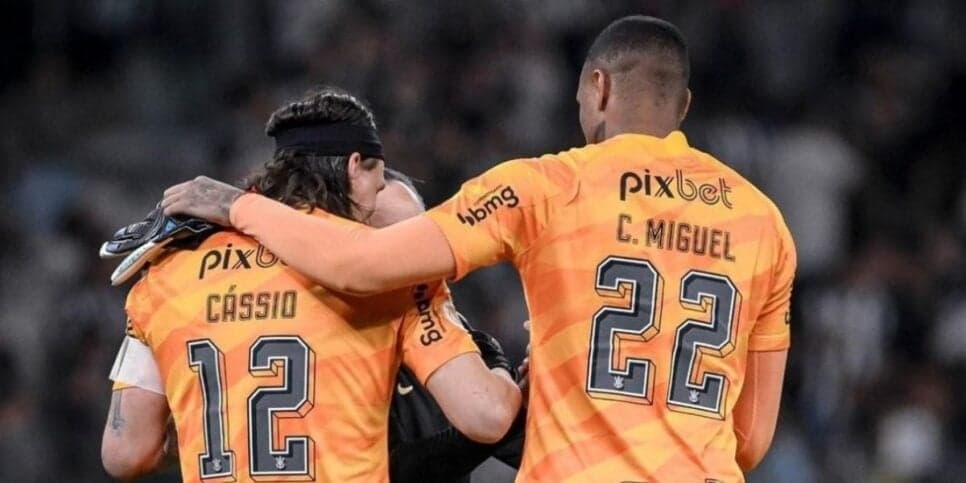 Fim da era Cássio e 27 milhões arrancam Carlos Miguel: Adeus do camisa 22 chega com 3 terrores no Corinthians 