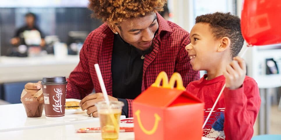 De lanche à sobremesa LIBERADOS: Como comer de GRAÇA no Mcdonald's em 2024 em 3 passos muito simples 