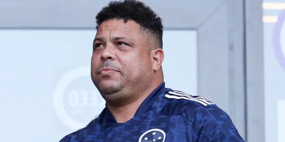 "Não aguenta mais": Saída de Ronaldo e venda do Cruzeiro chega voando com novo BILIONÁRIO como substituto