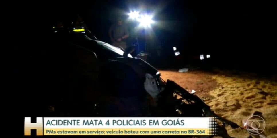 No Jornal Hoje da Globo, César Tralli confirma acidente que deixou 4 PMs mortos (Foto: Divulgação)