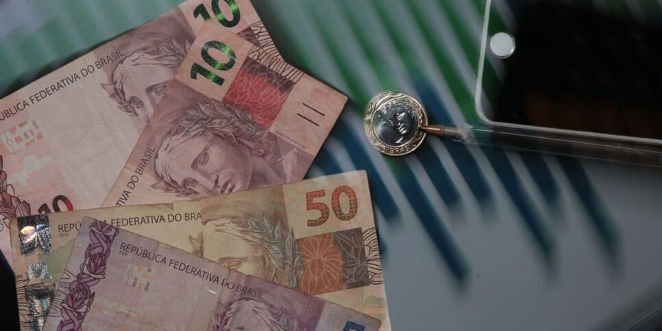 Atenção: Banco Central faz comunicado sobre a poupança e quem tem conta aberta precisa agir JÁ