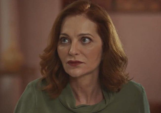 Brenda (Alexandra Ricther) em Família é Tudo (Foto: Reprodução / Globo)