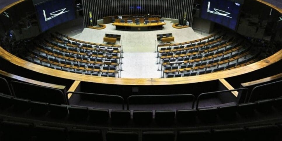 Apesar da aprovação na Câmara dos Deputados, o PL ainda não foi pra frente (Reprodução: Internet)