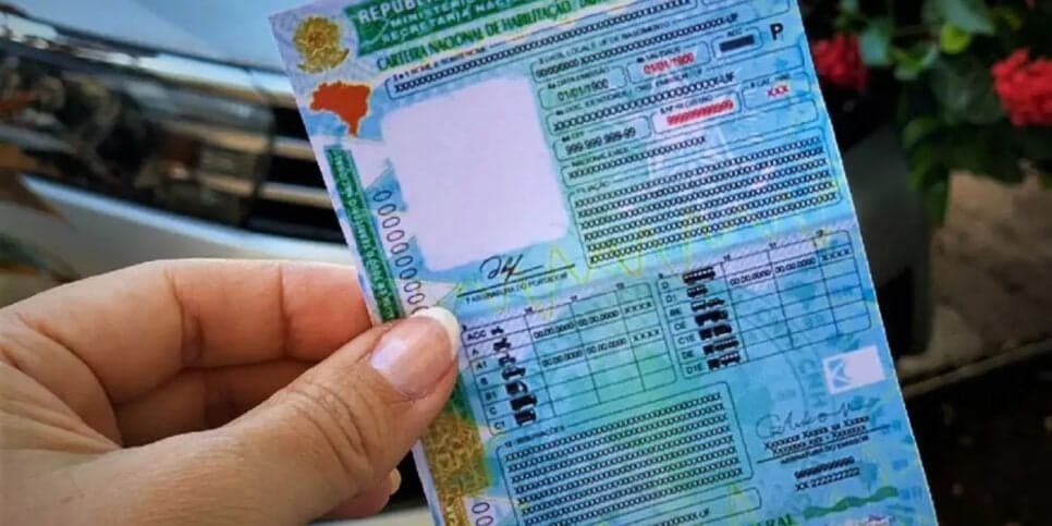 Suspensão IMEDIATA da CNH: Regra emergencial crava 2 alertas que podem CANCELAR seu documento em 2024