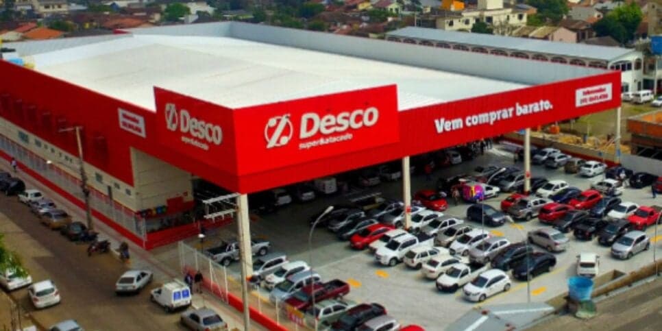 A rede vai dobrar a quantidade de lojas até 2028 (Reprodução: Desco Atacado/Divulgação)