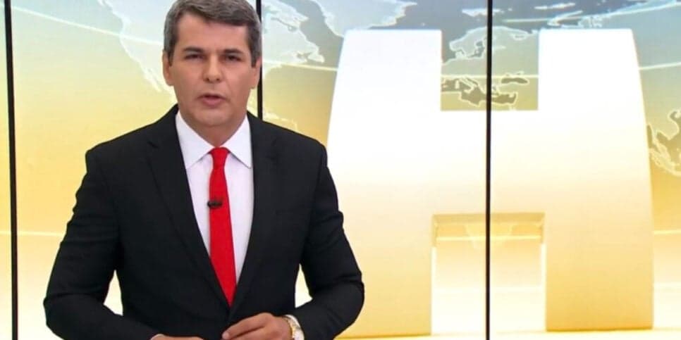 http://tvfoco.uai.com.br/wp-content/uploads/2015/05/Daniela-Mercury.jpg