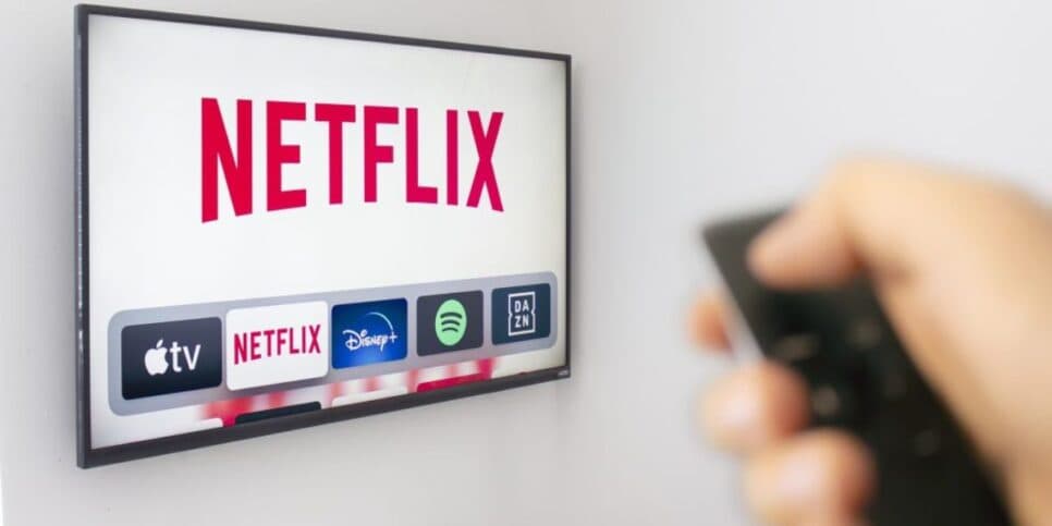 DE GRAÇA, com milhões de clientes e + de 50 canais: Nova rival da Netflix chega para aniquilar a gigante