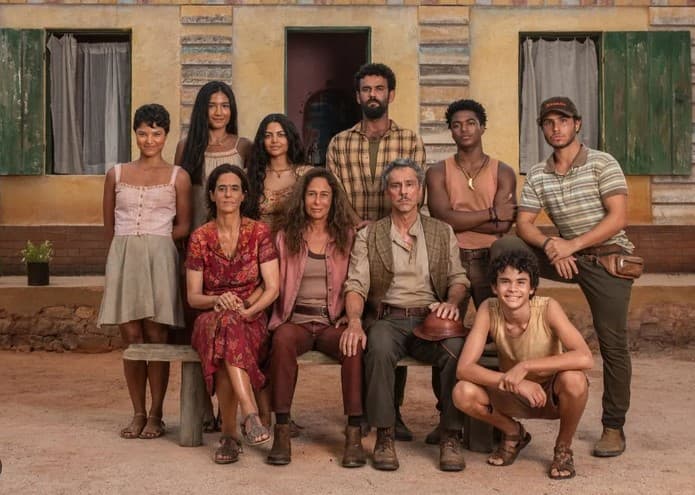 Parte do elenco de Rancho Fundo (Foto: Reprodução / Globo)
