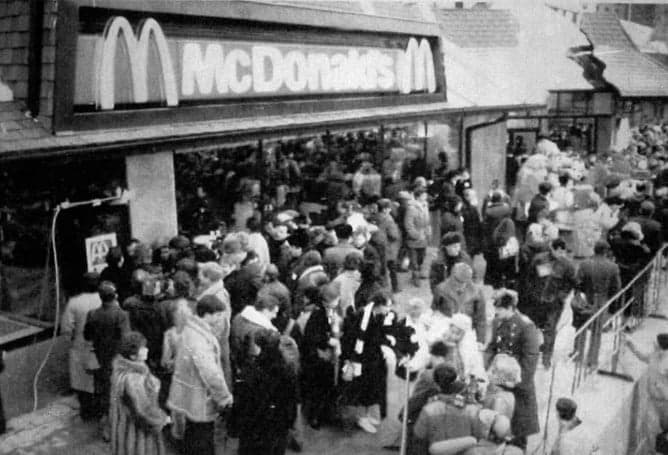 Primeiro McDonald’s na Rússia foi aberta a três décadas (Foto: Reprodução / G1)
