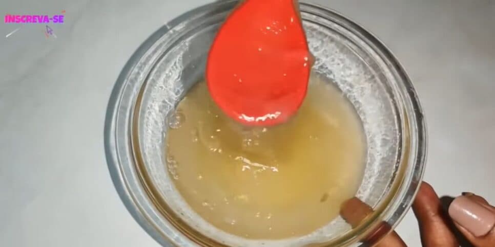 Uma queratina caseira ressuscita os fios do cabelo (Reprodução: Internet)