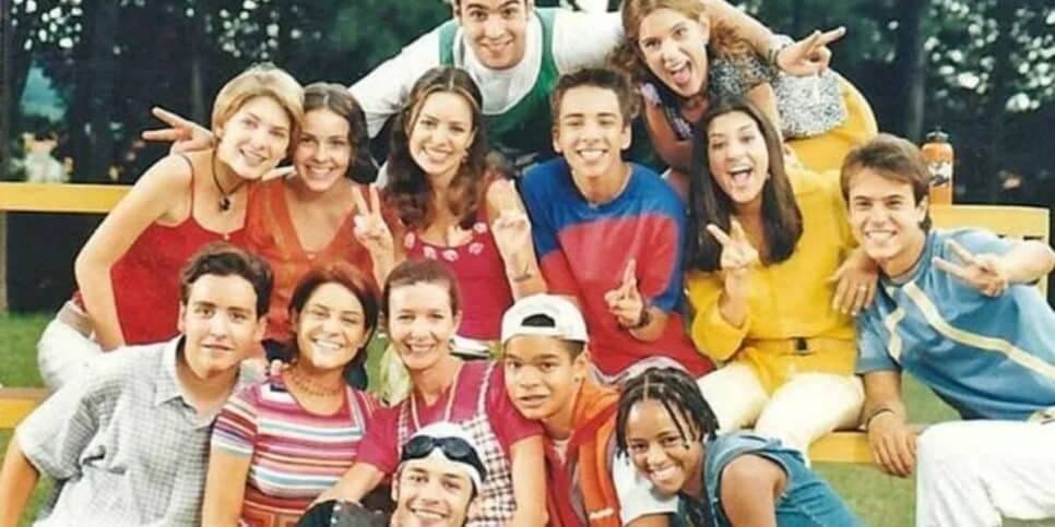 Luto e reclusão: Elenco de Sandy & Junior tem destino implacável após 22 anos e astros estão irreconhecíveis