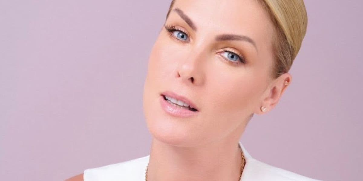 http://tvfoco.uai.com.br/wp-content/uploads/2015/05/Daniela-Mercury.jpg