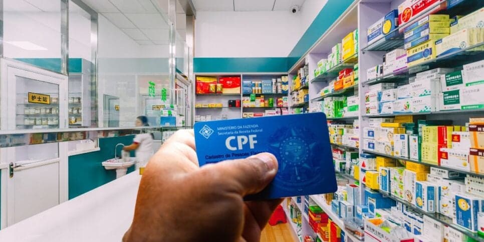 "O desconto não é real": Maior rede de farmácias do Brasil é denunciada pelo o que faz com o CPF's dos clientes