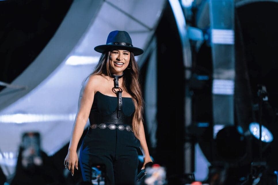 Simone Mendes bate recorde de público de Barbacena (MG) em apresentação na cidade