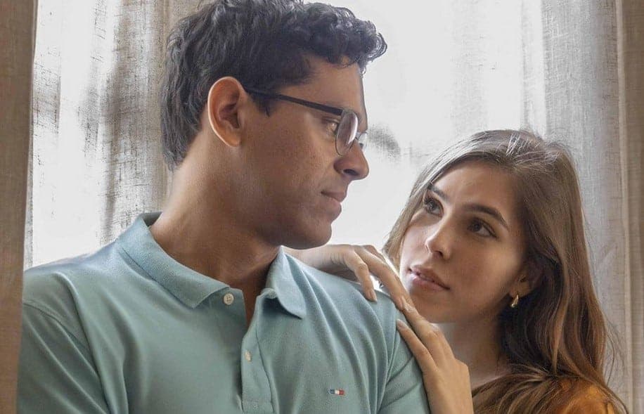 José Augusto (Renan Monteiro) e Buba (Gabriela Medeiros) em Renascer (Foto: Reprodução / Globo)

