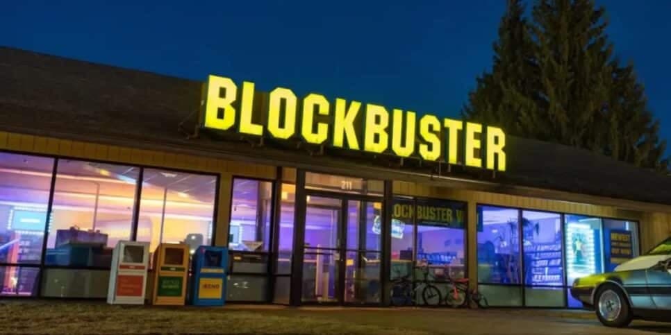 Blockbuster surgiu na década de 1980 e se tornou uma potência no setor das locadoras (Foto: Reprodução: Internet)