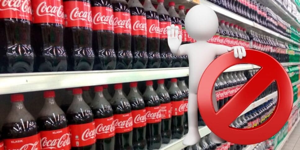 Fim de uma era: Coca-Cola é proibida nestes 3 países e deixa todos os supermercados e restaurantes órfãos