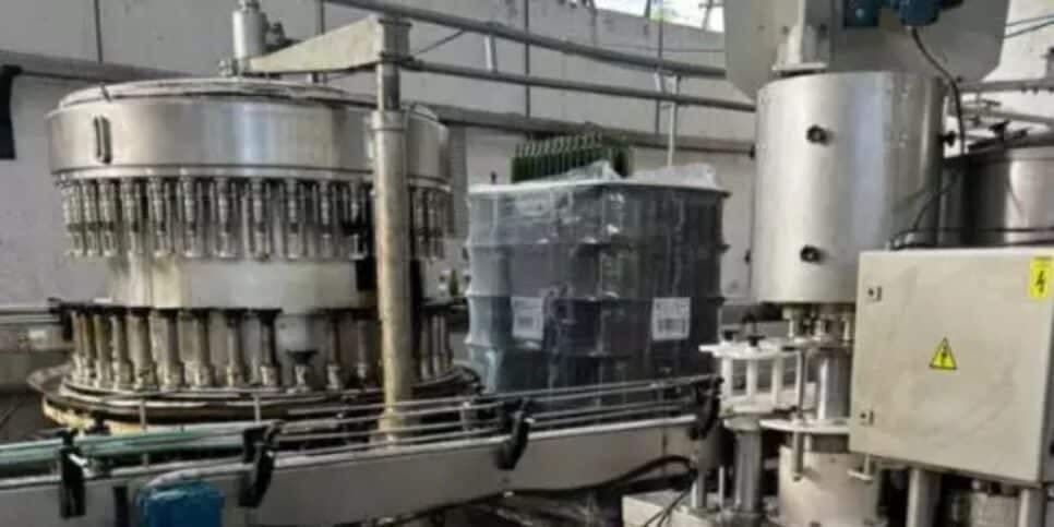 Fábrica de azeite funcionava de maneira irregular no interior de SP (Reprodução: SSP) Fábrica de azeite funcionava de maneira irregular no interior de SP (Reprodução: SSP)