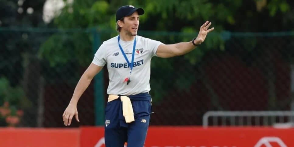 Zubeldía não está relacionando o colombiano para os jogos (Reprodução: Rubens Chiri/saopaulofc)