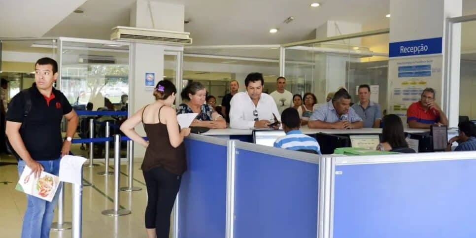 Em vigor no Governo Lula: Regra do INSS chega com lista de 17 doenças populares para aposentar IMEDIATAMENTE