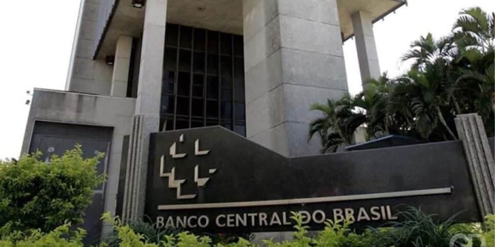 Banco Central faz brasileiros perderem o chão ao dar FIM em notas de Real após 30 anos e emite comunicado