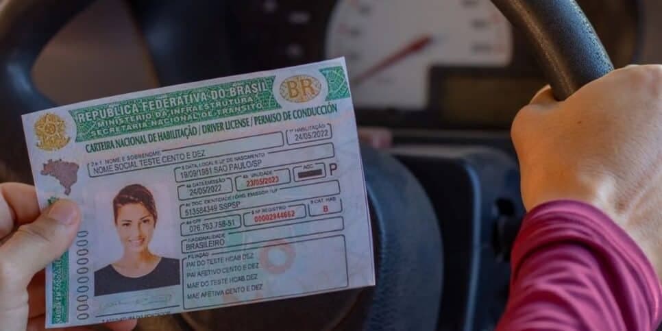 Nova lei de trânsito: Mudanças na renovação da CNH atinge em cheio motoristas acima dos 50 anos