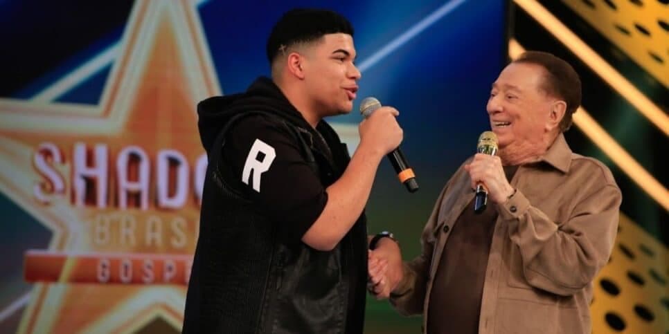 Raul Gil reúne parte do elenco de “A Caverna Encantada” no palco deste sábado (27)