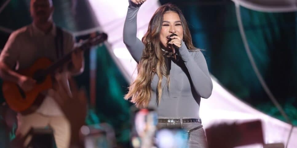 Simone Mendes emplaca seu novo single “Mulher Foda” no Top 50 do Spotify Brasil