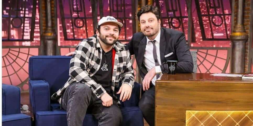 The Noite desta segunda (29) recebe o humorista Raphael Ghanem