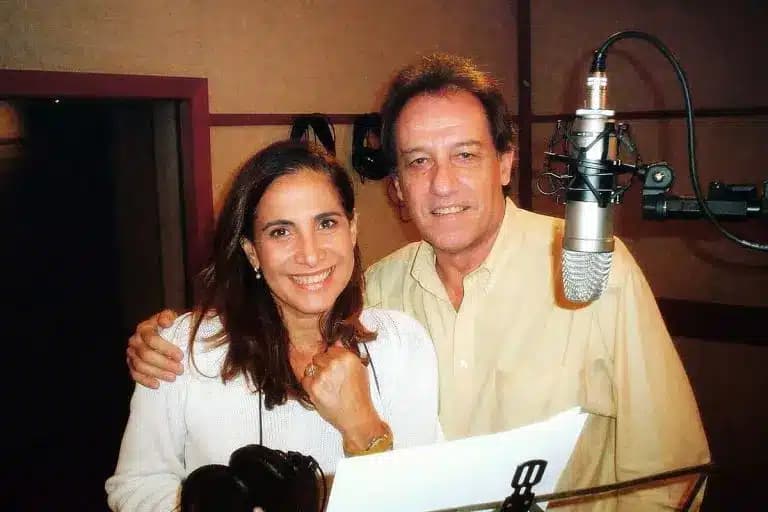 http://tvfoco.uai.com.br/wp-content/uploads/2015/05/Daniela-Mercury.jpg