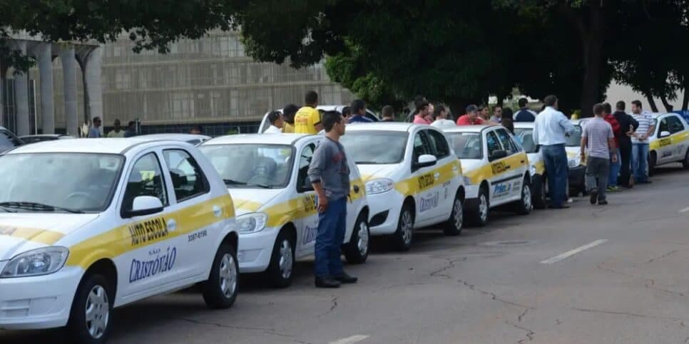 Fim da cobrança da CNH: Notícia excelente é confirmada este mês e motoristas podem solicitar carta de graça