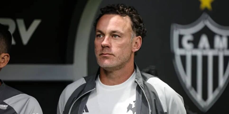 Vargas e +4 FORA: Milito arma saída de 5 craques do Atlético-MG