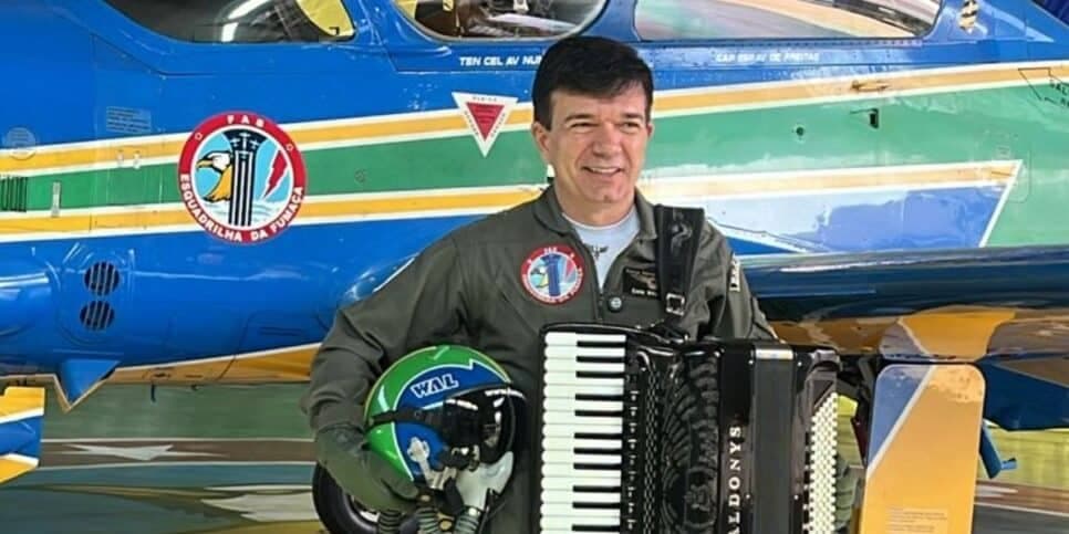 Cantor e sanfoneiro Waldonys grava remake do clipe de “Sonho de Ícaro” com a Esquadrilha da Fumaça nesta terça (20) e quarta-feira (21)