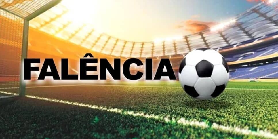 Falência de time de futebol (Foto: Reprodução, Montagem - TV Foco)