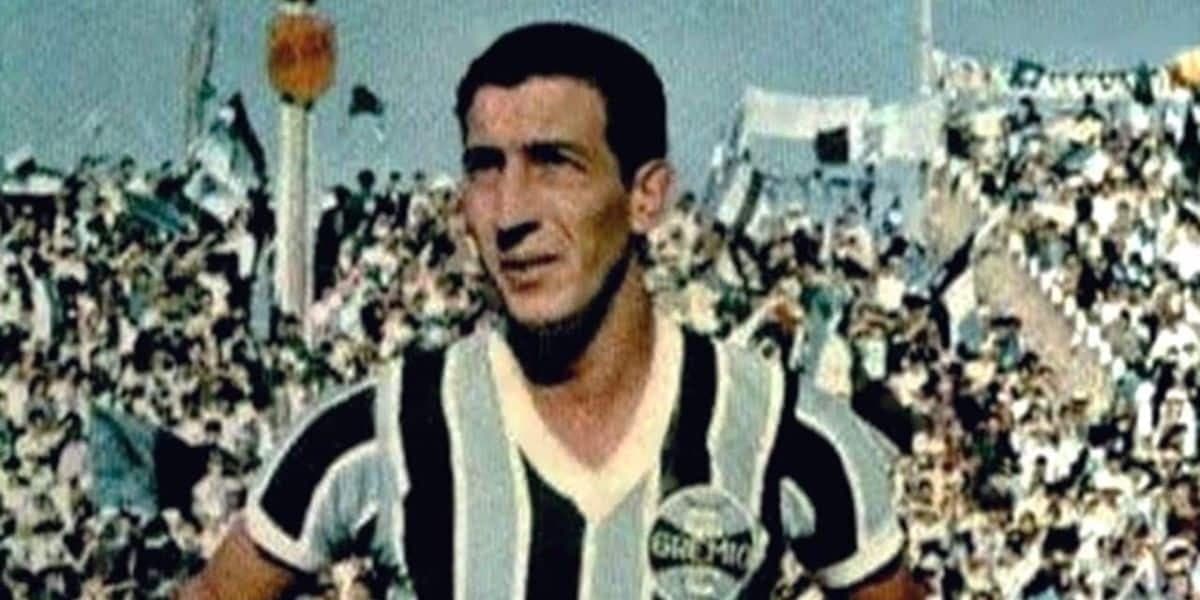 http://tvfoco.uai.com.br/wp-content/uploads/2015/05/Daniela-Mercury.jpg