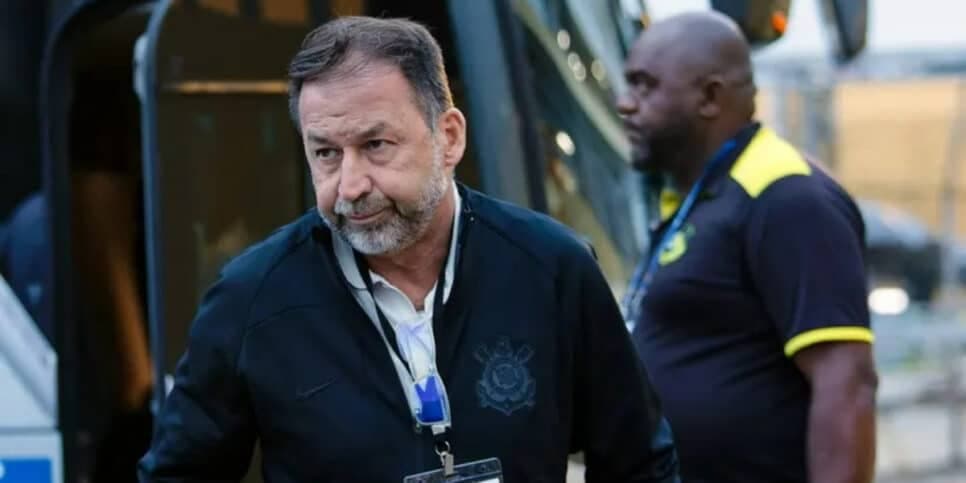 R$4,5M e chapéu no Vasco: Augusto Melo confirma 2 reforços no Corinthians e Ramón Díaz explode de alegria