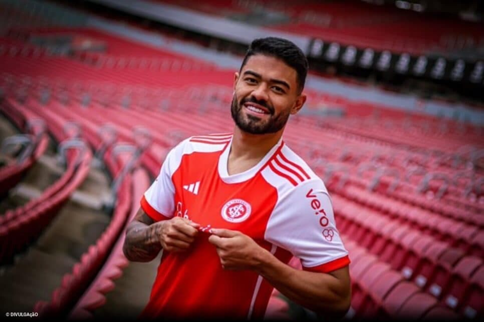 O famoso jogador de futebol, Bruno Tabata agora faz parte do Internacional (Foto: Divulgação)