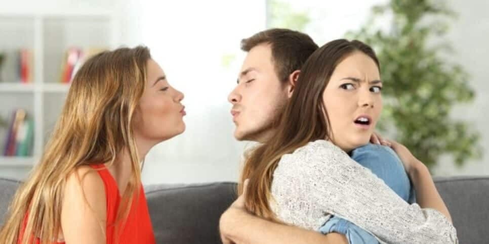 Revelado por que os homens traem e 3 atitudes mais comuns antes do chifre