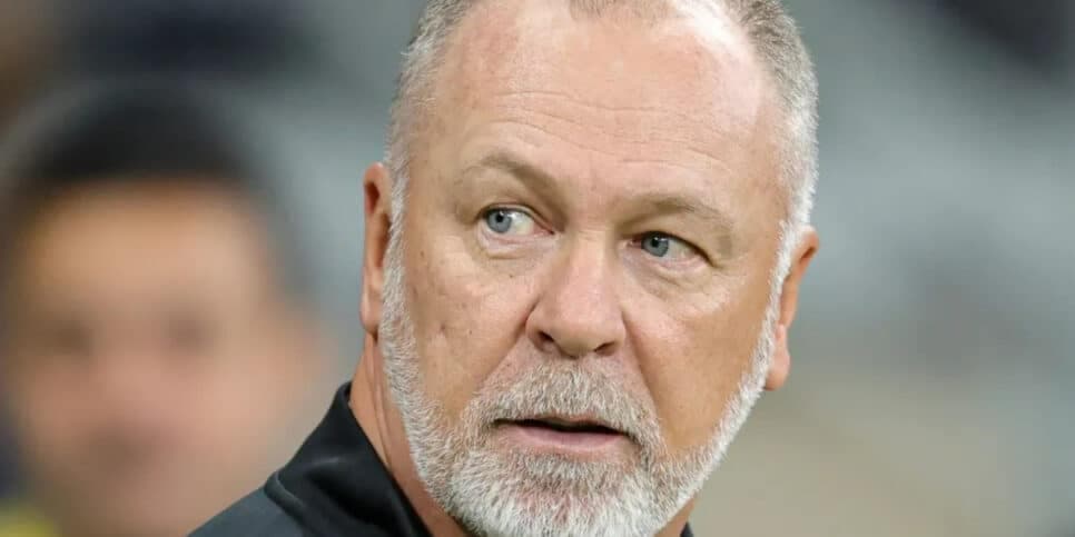 Saída de craque de R$50M junto com Cano e +3: Mano sofre com debandada de 5 estrelas no Fluminense
