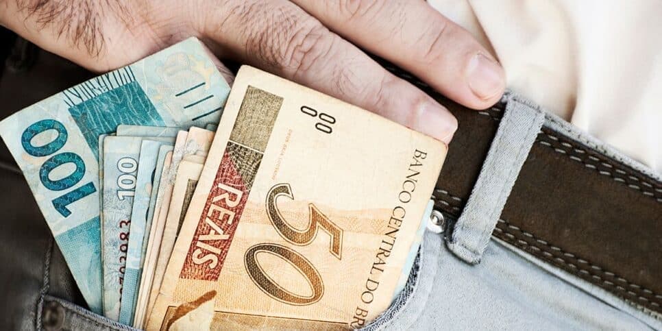 Nova lei trabalhista atinge em cheio milhões de CLTs ao confirmar EXTRA no salário em 2024