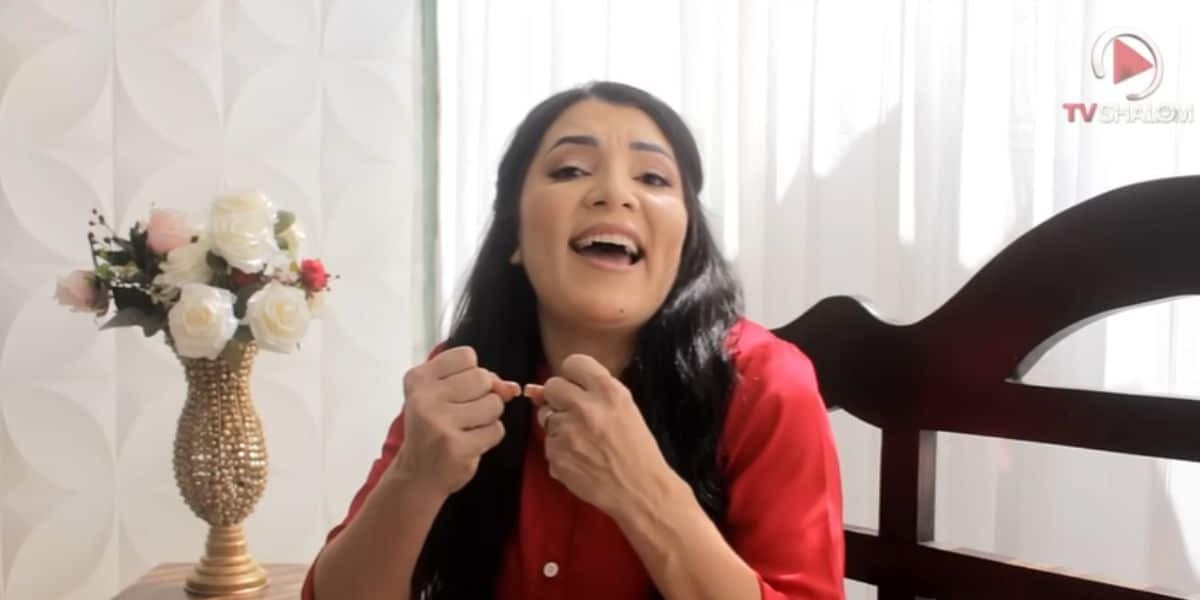 http://tvfoco.uai.com.br/wp-content/uploads/2015/05/Daniela-Mercury.jpg