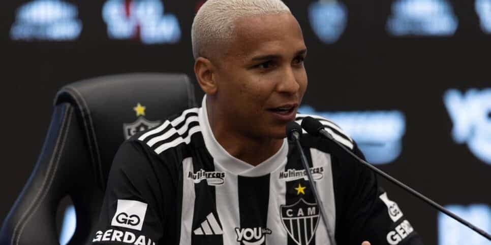 Adeus ao Atlético-MG e prestes a assinar com gigante: 2 viradas de Deyverson paralisam o mundo do futebol