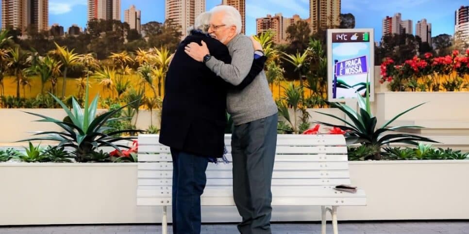 Leão Lobo participa especialmente do “A Praça é Nossa” nesta quinta-feira