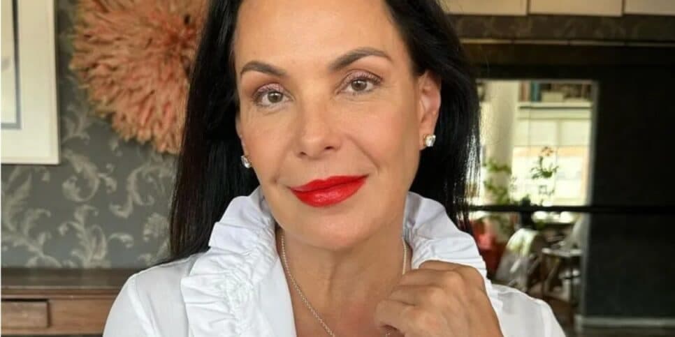 Segredinho caseiro de Carolina Ferraz para ter a pele impecável com único ingrediente e grátis