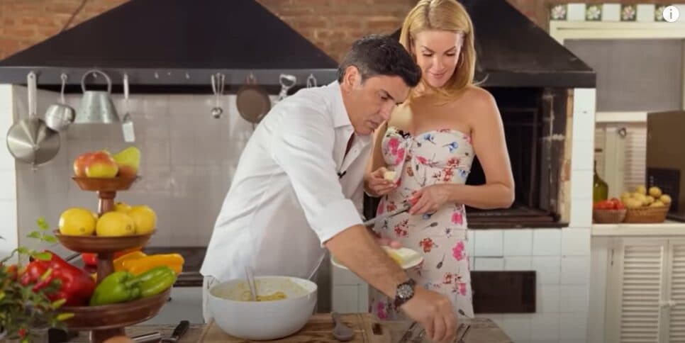 Ana e Edu mostram poucos detalhes da cozinha da nova casa (Foto: Reprodução/Youtube) Ana e Edu mostram poucos detalhes da cozinha da nova casa (Foto: Reprodução/Youtube)