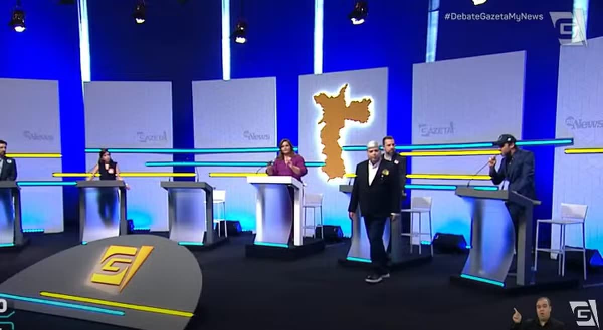 http://tvfoco.uai.com.br/wp-content/uploads/2015/05/Daniela-Mercury.jpg
