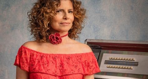 http://tvfoco.uai.com.br/wp-content/uploads/2015/05/Daniela-Mercury.jpg