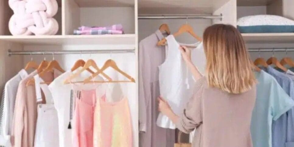 5 roupas que deixam mulheres acima de 50 parecendo mais velhas para banir do armário