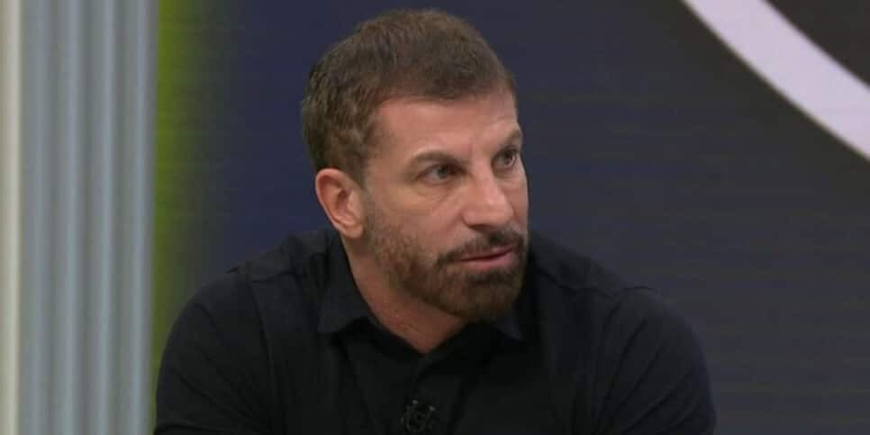 “Chegou a hora”: Pedrinho libera expulsão de craque do Vasco pra vestir vermelho e preto em 2024